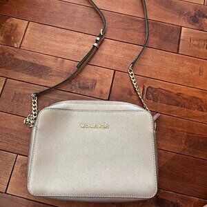 Michael Kors - Gold Metallic Jet Set Large East West Crossbody Bag | One Size